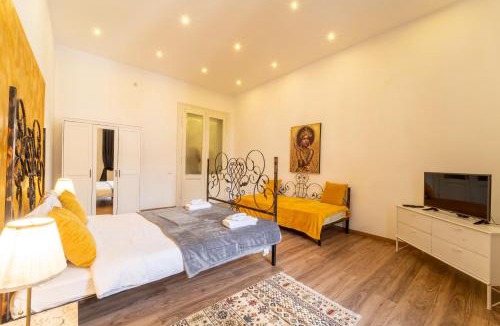 Old Town Apartment | Grand Historic Residence with New Luxury Marble Design-Main Square