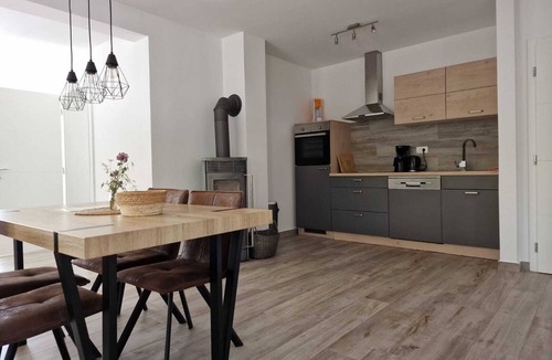 Bilice House | Great holiday home with 2 units and priv. Pool- 250m to the water
