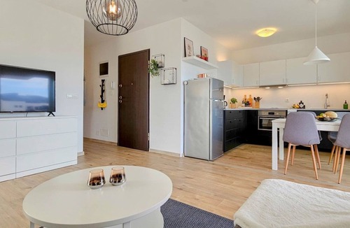 Novigrad Apartment | Green Oasis mit Schwimmbad by Interhome