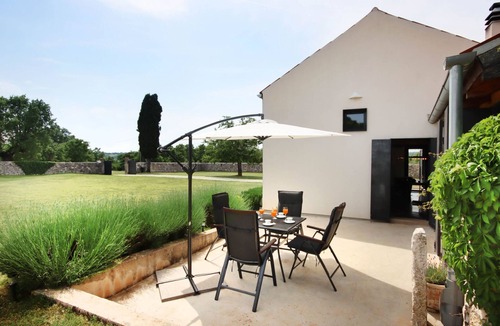 Prodol House | "GreenSky" by Interhome