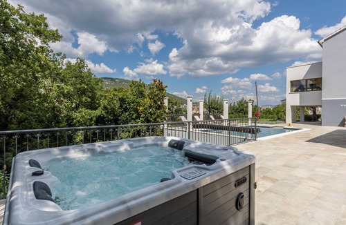 Omis House | Greystone by Interhome