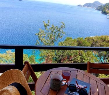 Sobra House | Guest House Matana