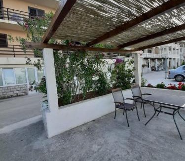 Sobra House | Guest House Matana