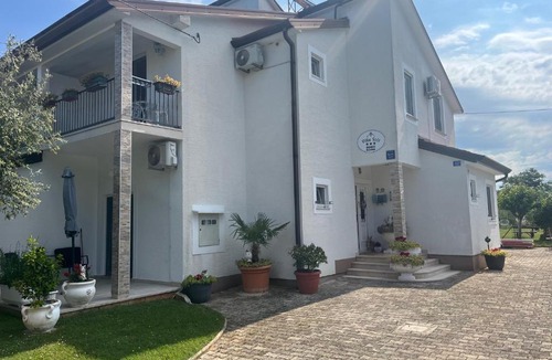 Valica Bed & Breakfast | Guest House Villa Soši