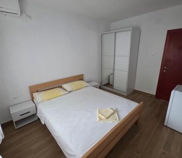 Vlasici House | Guesthouse Dupin