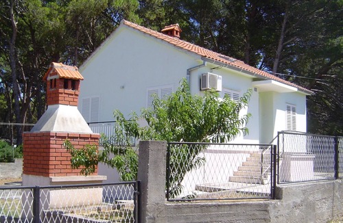 Muline House | Haus in Ugljan mit Terrasse, Garten und Barbecue by Interhome