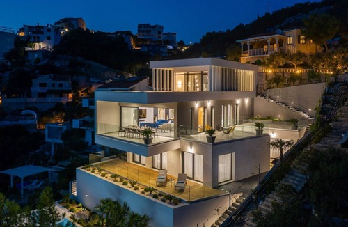 Vinisce House | Haus in Vinišće mit Außenterrasse by Interhome