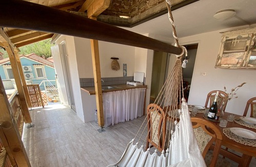 Susak Hostel | heat hostel