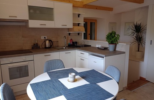 Pitve Apartment | Heritage 4-Stars Apartment Kyra, Pitve Hvar