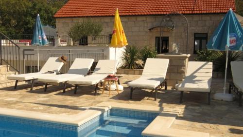 Rascane House | Heritage house Stipanovi dvori with heated pool and jacuzzi
