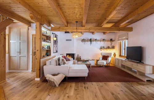 Bran Cabin | Heritage Villa Predelut - Fireplace and Baby Crib