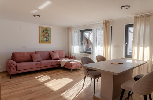 Grad Apartment | Hiša S'TJE Ljubljana Airport