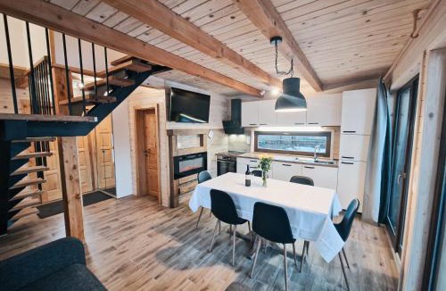 Velike Bloke House | HIŠA ZIMAZAKON BLOKE