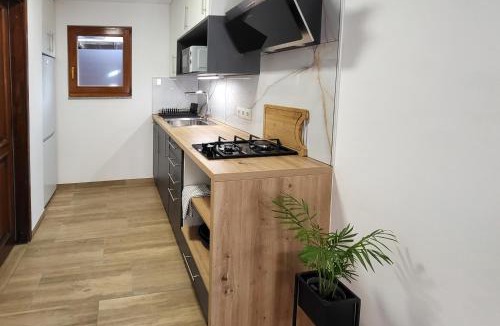 Verzej House | HIŠKA TIBAUT 122 vključene kopalne karte