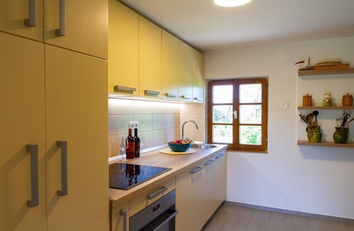 Cerklje ob Krki House | Hillside Haven Holiday Home with Sauna and Hot-Tub - One Bedroom Holiday Home with Sauna and Hot-Tub