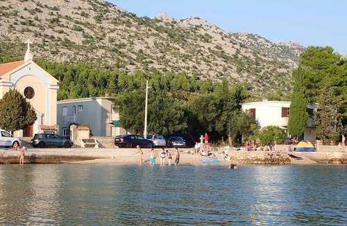 Starigrad Apartment | Holiday apartment conveniently located in the center