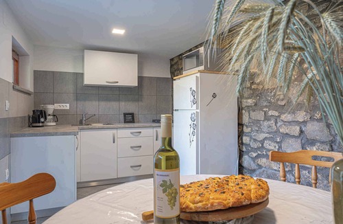 Crnomelj House | Holiday apartment with two separate floors that can accommodate up to 10 people