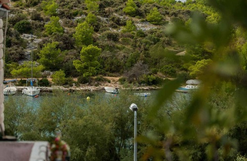 Grebastica Apartment | Holiday apartment 10 m from the beach