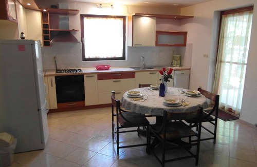 Pjescana Uvala Apartment | Holiday apartment with terrace and air conditioning