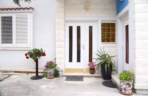 Sevid Apartment | Holiday apartment 10 m from the beach