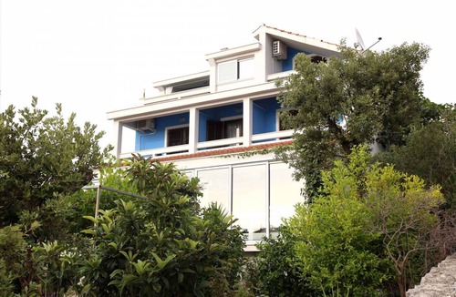 Sevid Apartment | Holiday apartment 10 m from the beach