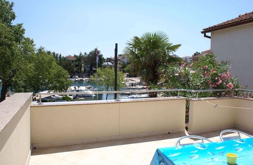 Porat Apartment | Holiday apartment 100 m from the sea with air conditioning
