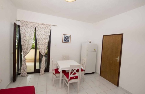 Duce Apartment | Holiday apartment 160 m to the sandy beach