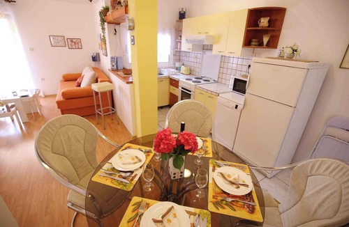 Ist Apartment | Holiday apartment 20 m from the sea