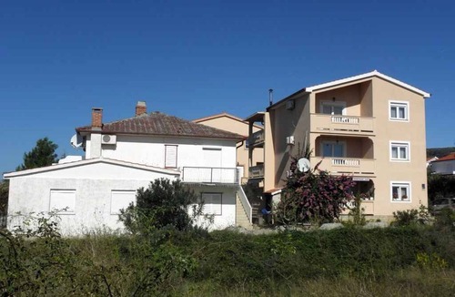 Barbat na Rabu Apartment | Holiday apartment 50 m from the Adriatic