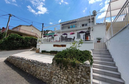 Municipality of Trogir Apartment | Holiday apartment 80 m from the beach