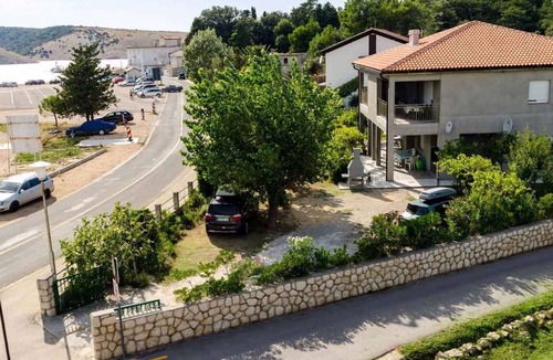Lopar Apartment | Holiday apartment 80 m from the beach
