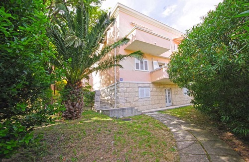 Makarska Old Town Apartment | Holiday apartment 80 m to the Adriatic Sea with internet