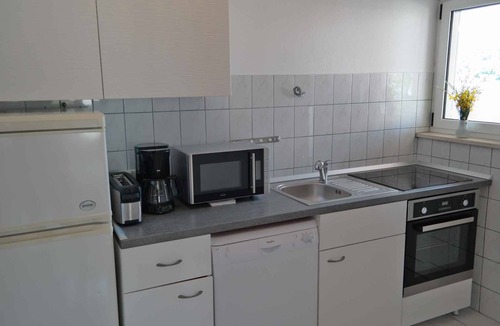 Razanj Apartment | Holiday apartment for 4 people directly by the sea