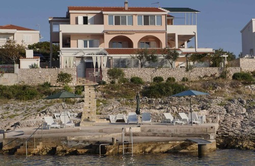 Razanj Apartment | Holiday apartment for 4 people directly by the sea