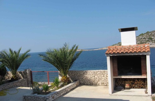 Razanj Apartment | Holiday apartment for 4 people directly by the sea