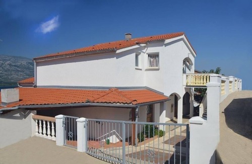 Vinjerac Apartment | Holiday apartment for four people with a terrace
