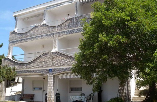 Klenovica Apartment | Holiday apartment with balcony and sea view 150 m from the beach