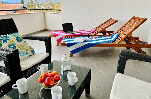 Gornji Karin Apartment | Holiday apartment Karin for 1 - 5 persons with 2 bedrooms - Holiday apartment in one or multi-family