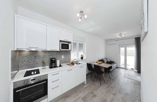 Seline Apartment | Holiday apartment mit Klimaanlage und Pool
