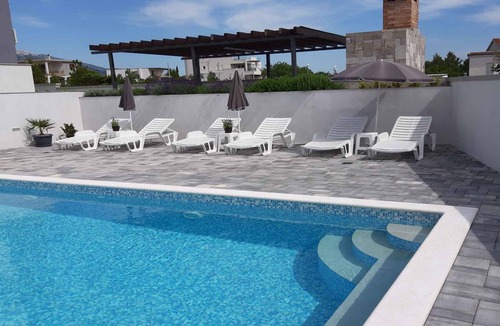 Seline Apartment | Holiday apartment mit Klimaanlage und Pool