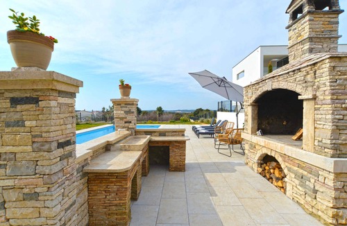 Stinjan Apartment | Holiday apartment mit Pool und Klimaanlage