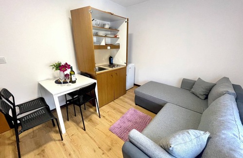 Klanfari Apartment | Holiday apartment mit Terrasse und Klimaanlage