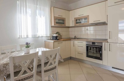Tkon Apartment | Holiday apartment near the beach