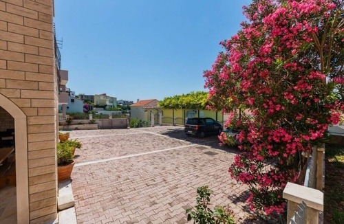 Duce Apartment | Holiday apartment Omiš for 1 - 9 persons with 4 bedrooms - Holiday apartment in one or multi-family