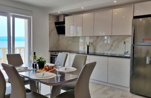 Duce Apartment | Holiday apartment Omiš for 1 - 5 persons with 2 bedrooms - Holiday apartment