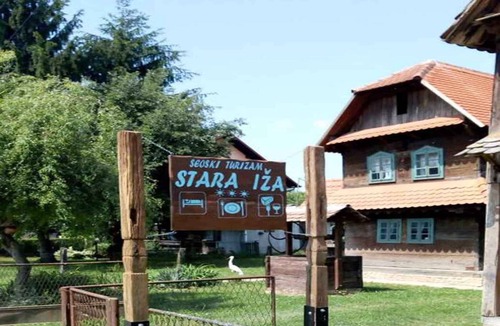Sisak Apartment | Holiday apartment on a farm