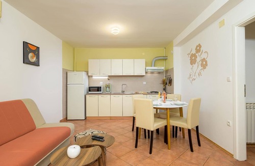 Stinjan Apartment | Holiday apartment Pula for 1 - 4 persons with 2 bedrooms - Row house