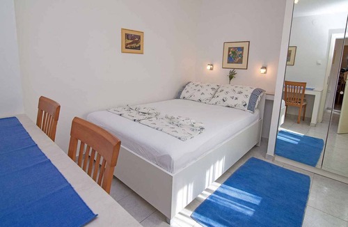 Cove Murtar Apartment | Holiday apartment with terrace