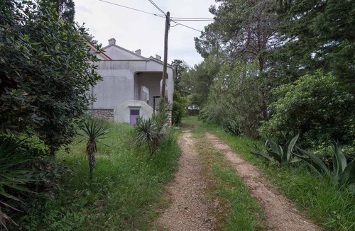 Veli Losinj Apartment | Holiday apartment with terrace and barbecue
