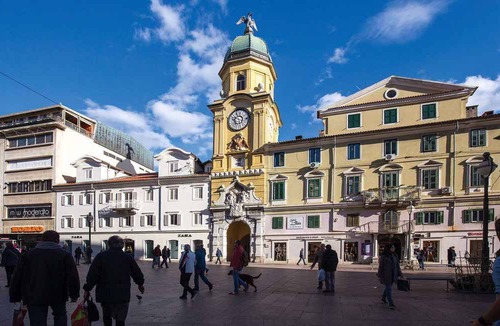 Rijeka Apartment | Holiday apartment with balcony